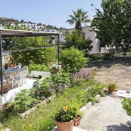 Cozy House With Garden In Bodrum Gundogan (Bodrum)