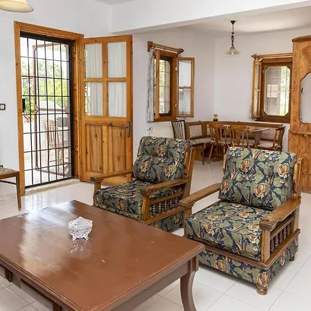 Cozy House With Garden In Bodrum *